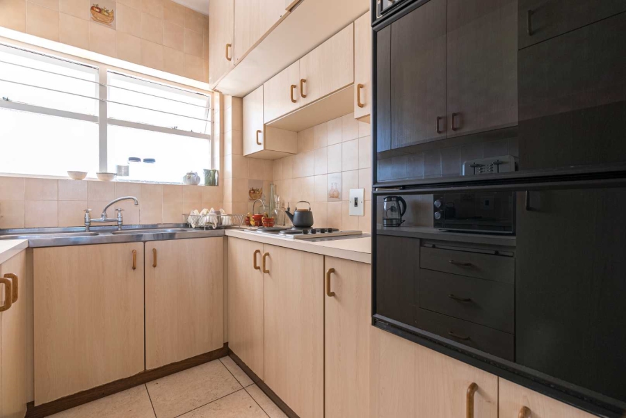 To Let 2 Bedroom Property for Rent in Sea Point Western Cape